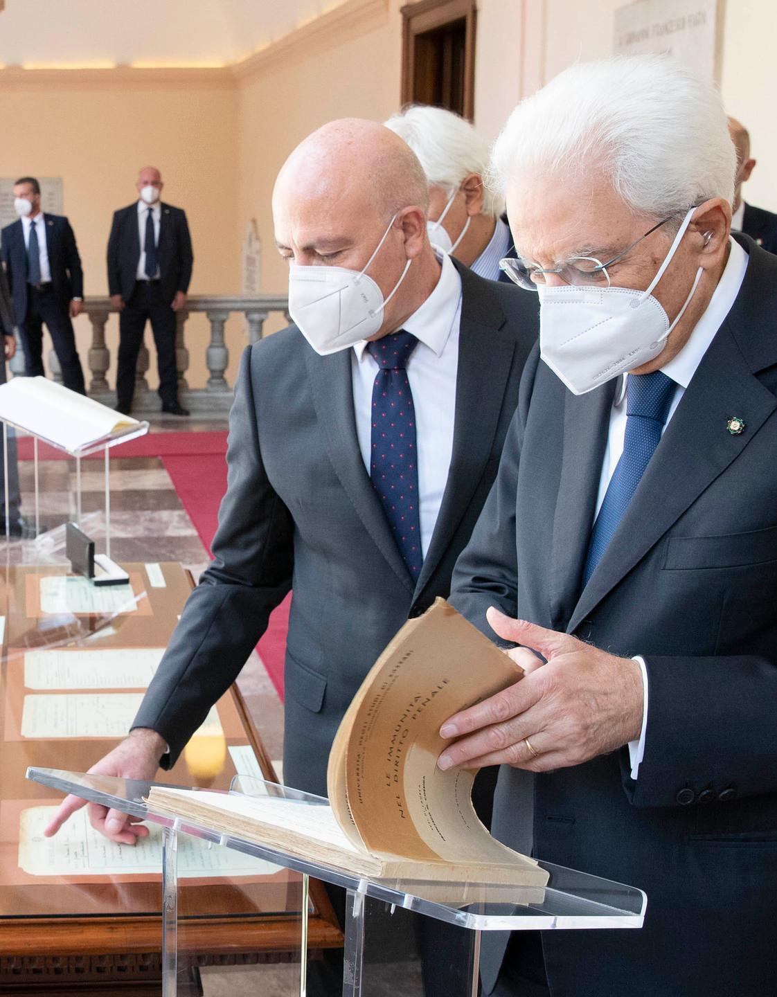 Mattarella su Cossiga: ha difeso le istituzioni 