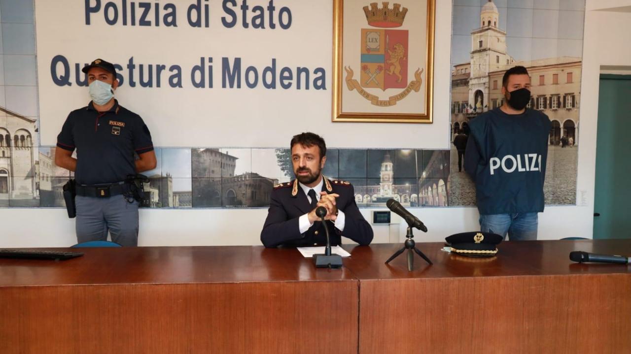 Modena, rapina la Monte dei Paschi con mascherina e pistola scacciacani: arrestato