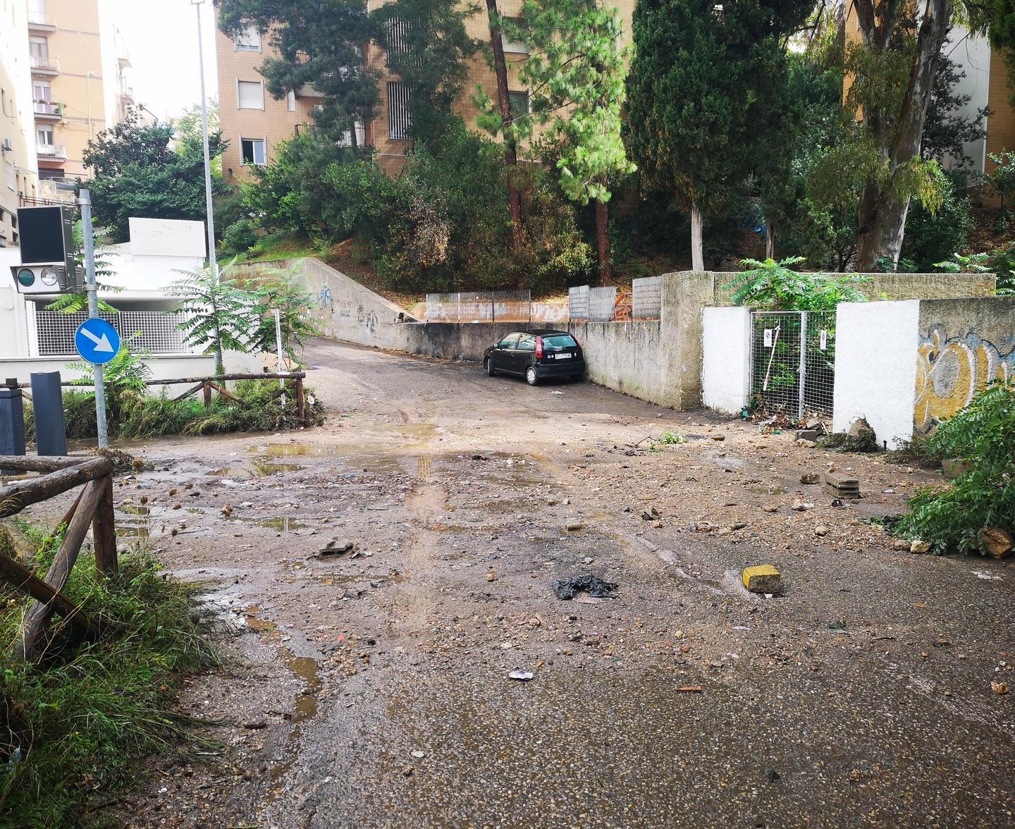 Maltempo a Sassari, fogne in tilt: chiusa via Matta 