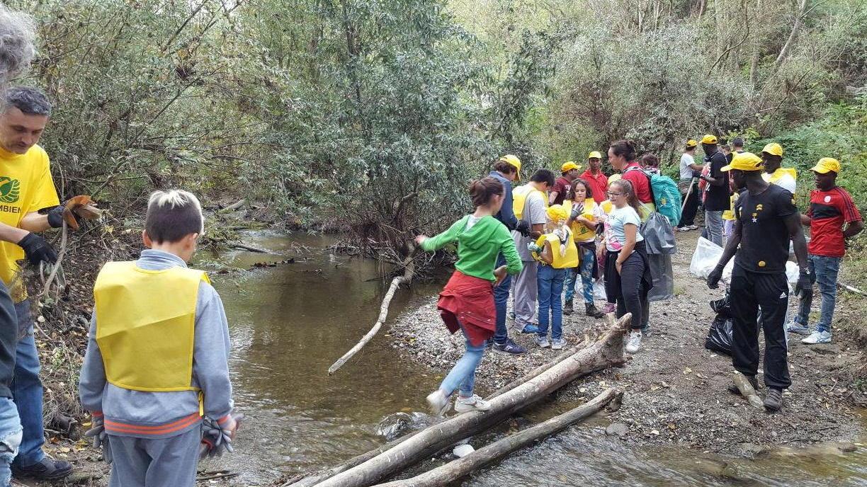 Da oggi torna in campo in tutta la Piana “l’esercito giallo” di Puliamo il mondo