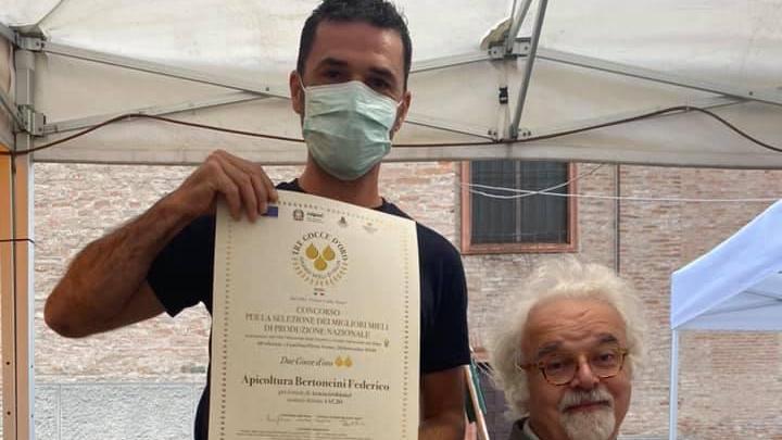 “Tre gocce d’oro”, premiato il miele di Federico Bertoncini