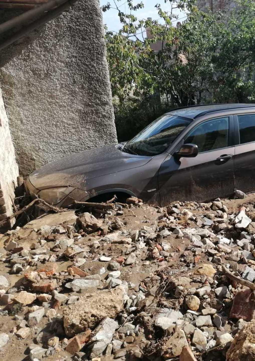 Un tappeto d’acqua e fango a Montieri Paura nel borgo: ora si contano i danni 