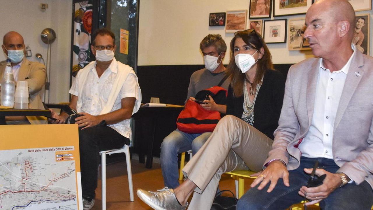 Il grido di dolore dei commercianti a tu per tu con sindaco e assessori