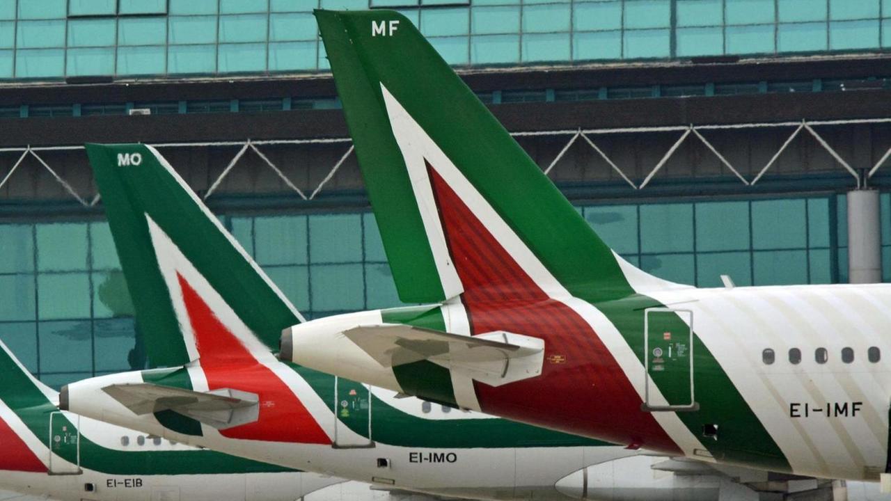 Alitalia, il volo Pisa-Roma non decolla più