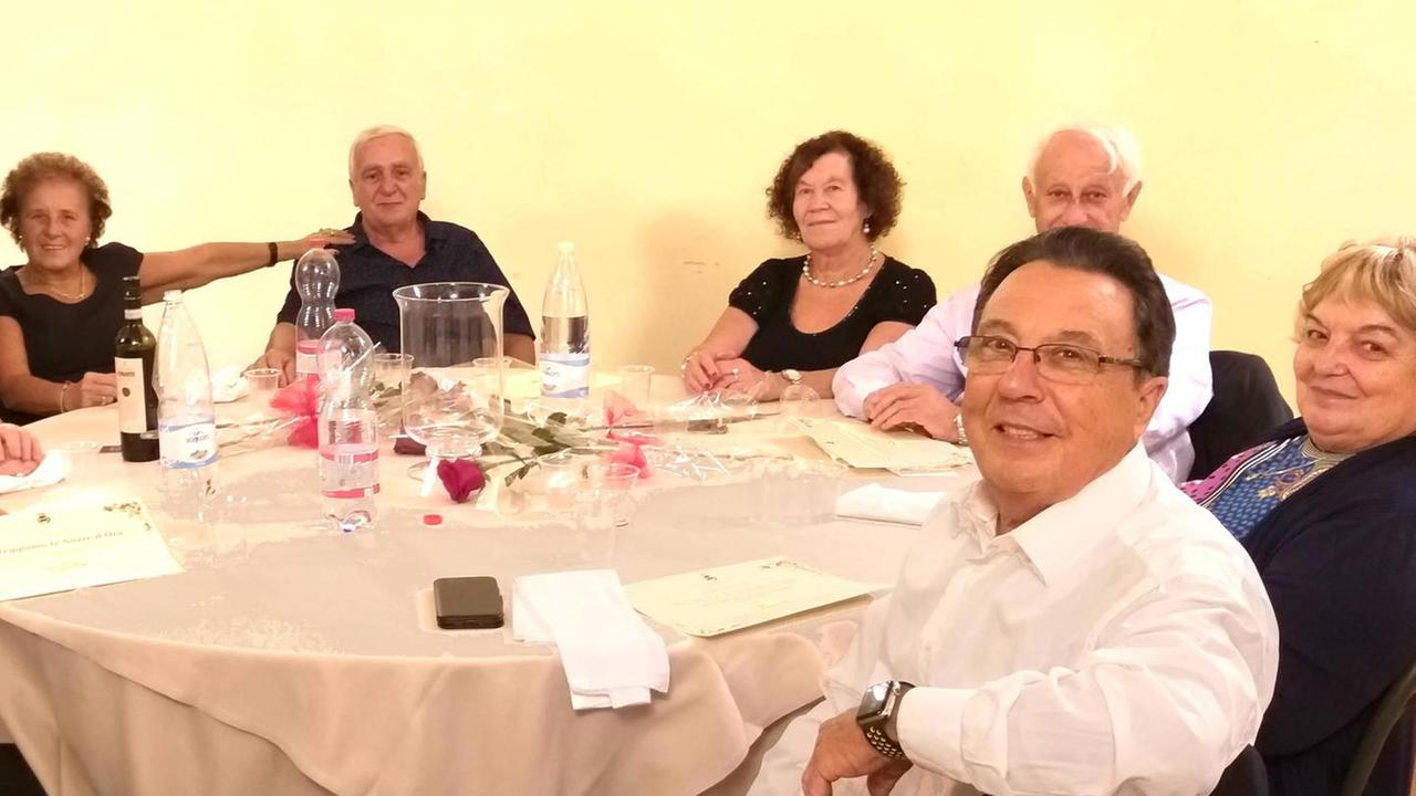Quarrata ha festeggiato le coppie d’oro a La Magia Il sindaco ha donato una pergamena a tutte