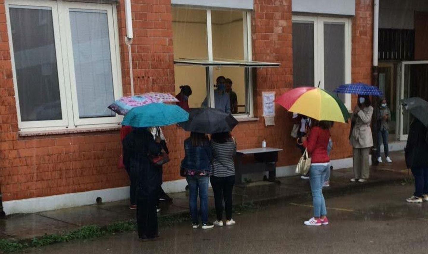 Aspiranti docenti sotto il diluvio 