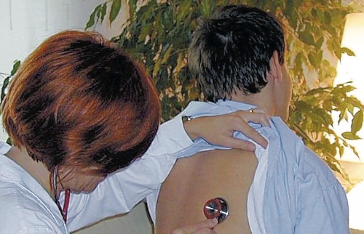 Una visita medica (foto d'archivio scattata prima dell'epidemia di coronavirus)