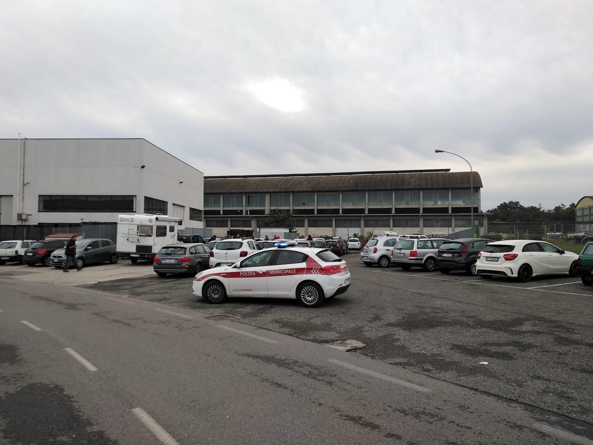 In centinaia ad un rave party in un capannone di Altopascio 