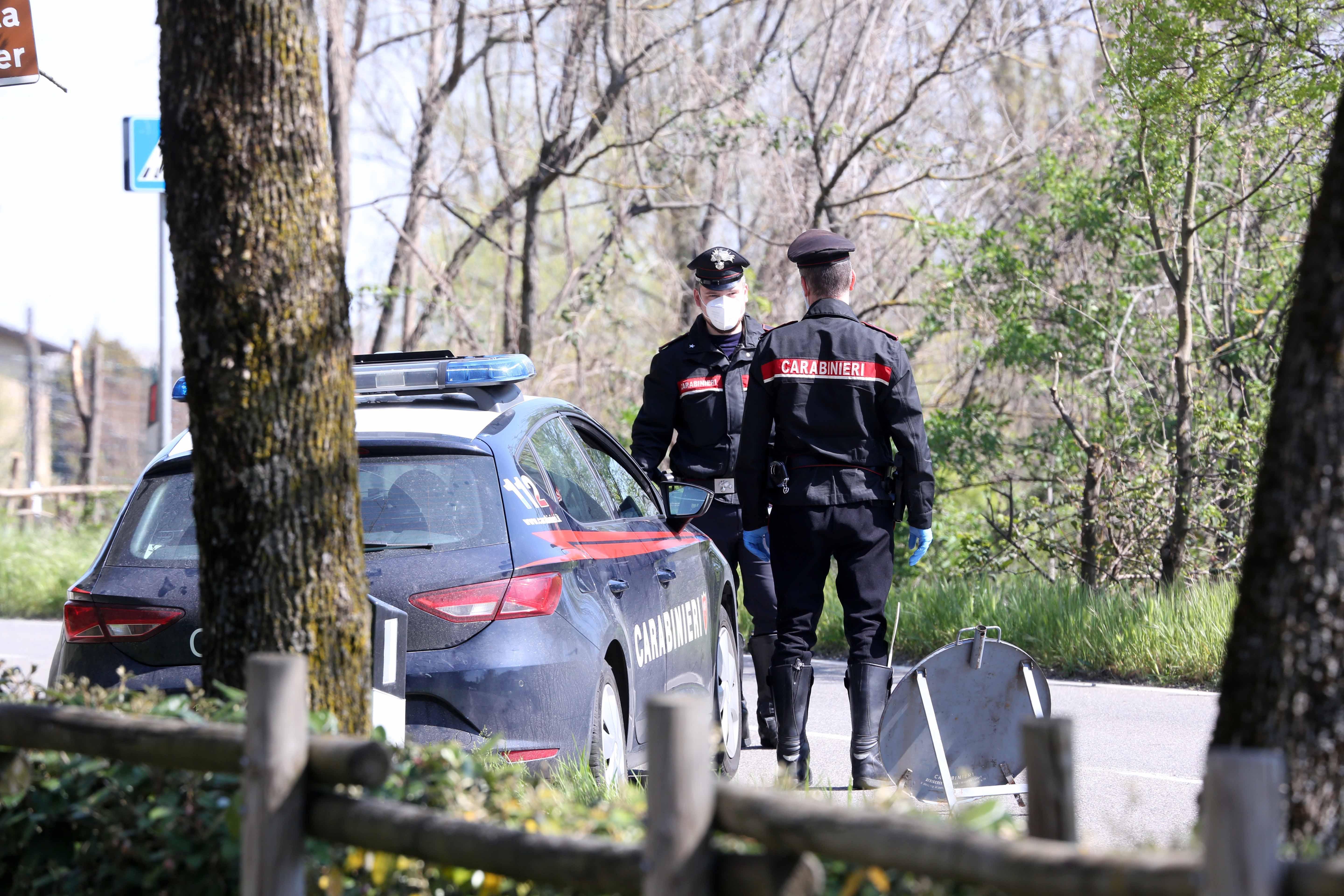 Prendono il reddito di cittadinanza ma si arricchiscono con le truffe: denunciata una coppia