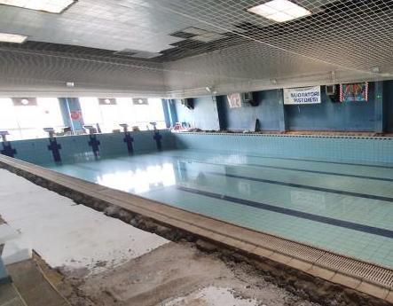 Pistoia, apre e subito chiude la piscina Boario: guai all’impianto dell’acqua calda 