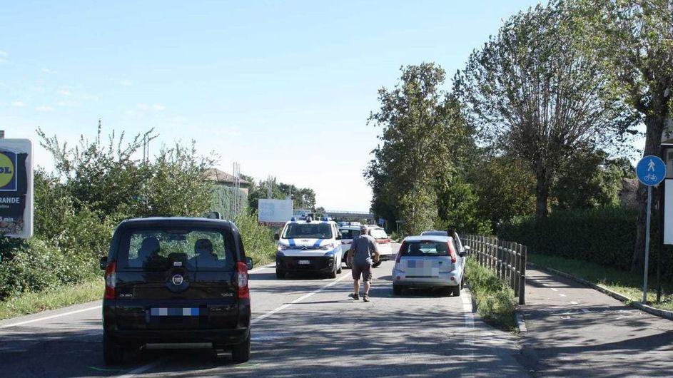 Frontale tra auto, tre feriti