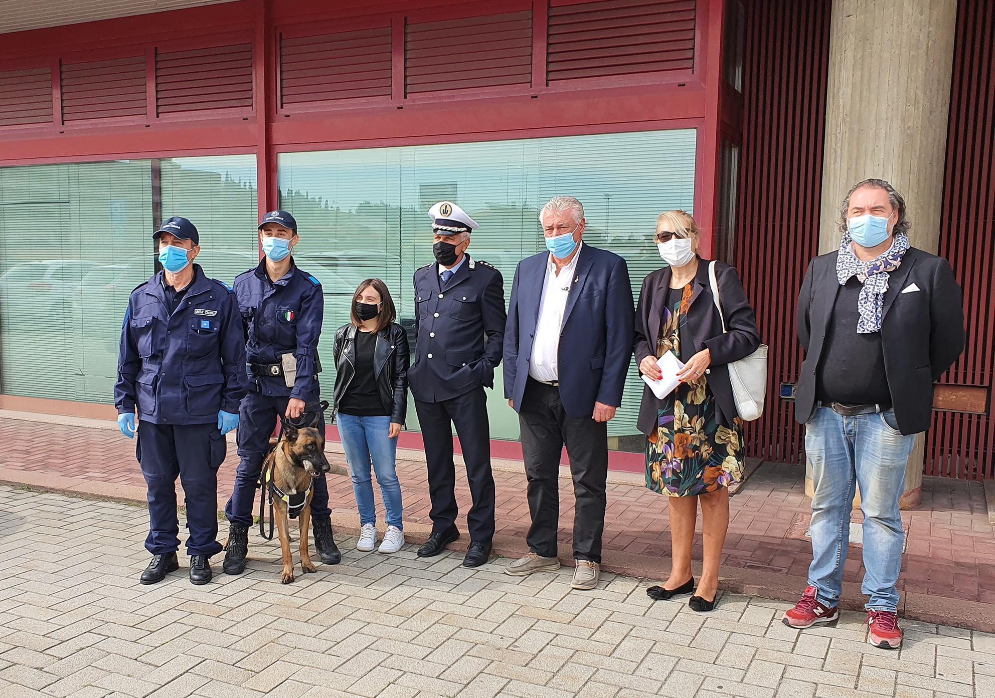 Sassuolo, una nuova arma contro lo spaccio: è arrivato Hector il cane antidroga della polizia locale