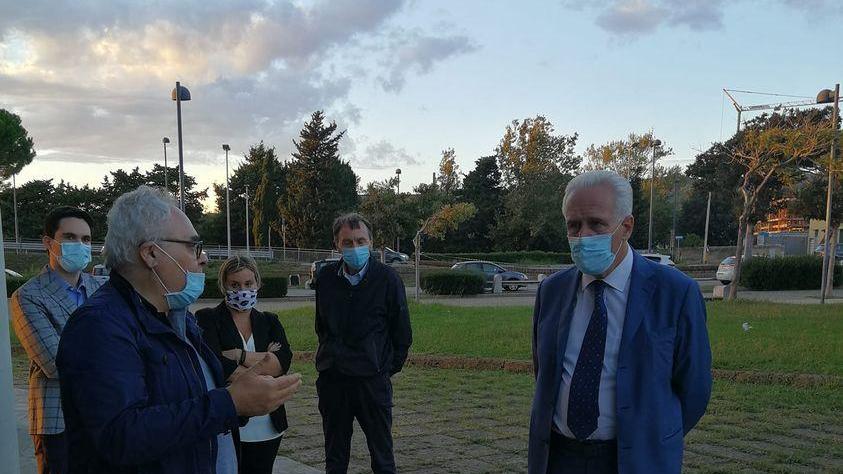 Maltempo a Rosignano, Giani in visita nella zona colpita: "Chiesto lo stato di emergenza"