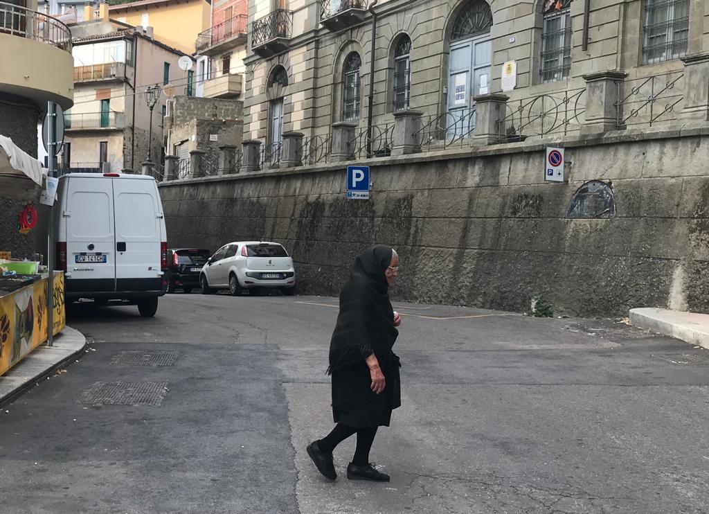 Seui, cinque nuovi positivi: il sindaco mette il paese in lockdown