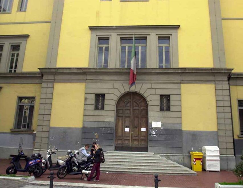 Il prof è in quarantena ma senza sintomi, la lezione a distanza però non si può fare 