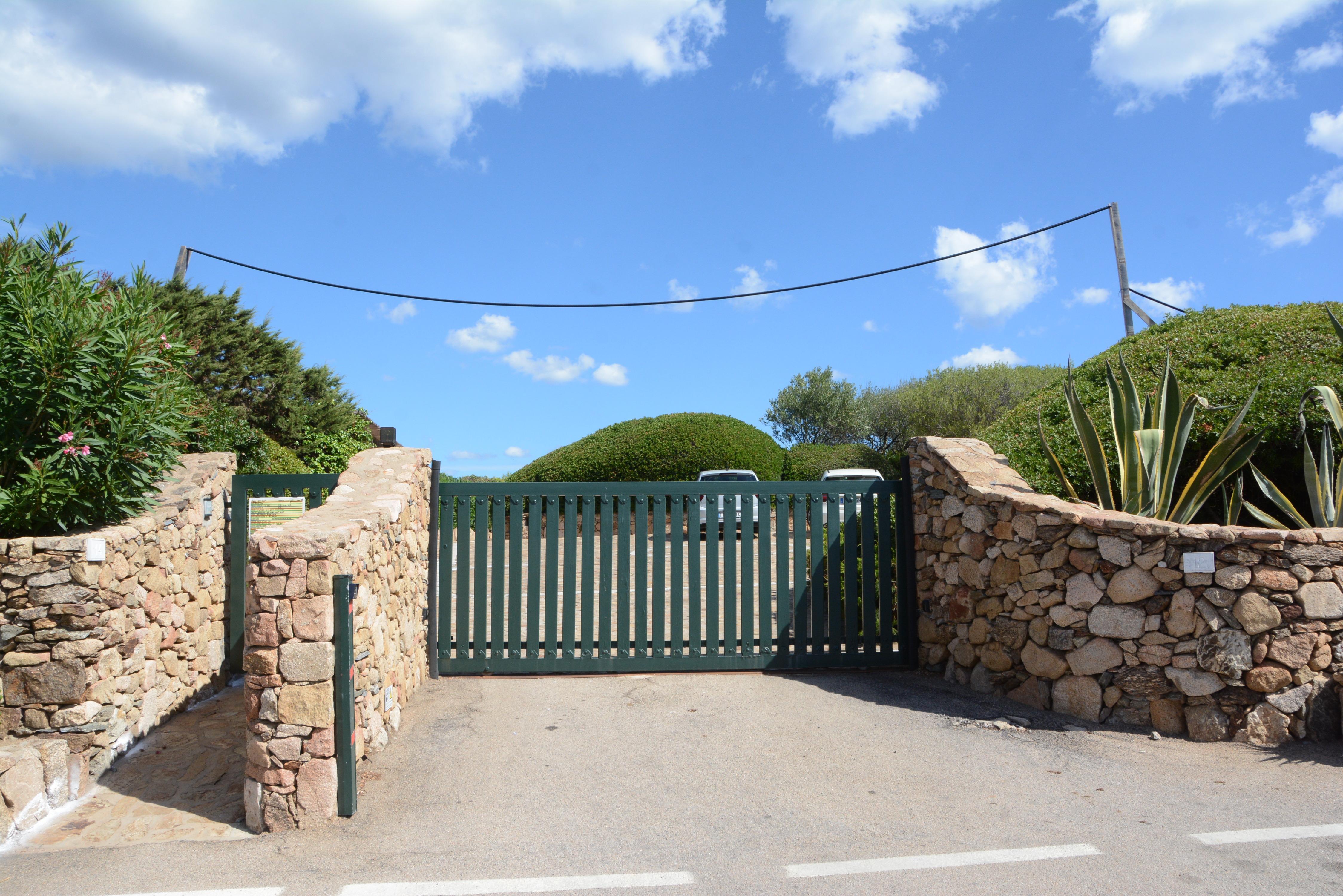 Giardiniere folgorato a Porto Rotondo, tra i 5 indagati il conte Luigi Donà dalle Rose