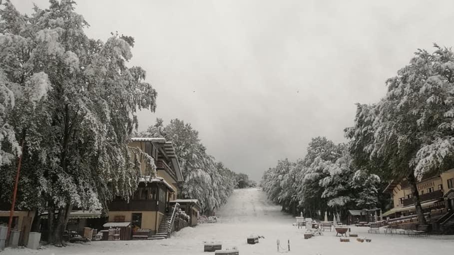 Sorpresa all’alba: c’è la neve Bianca la Vetta dell’Amiata