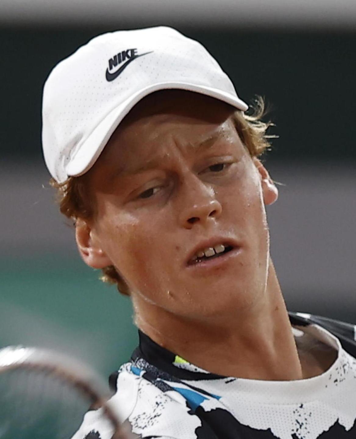 Sinner batte Goffin in tre set 