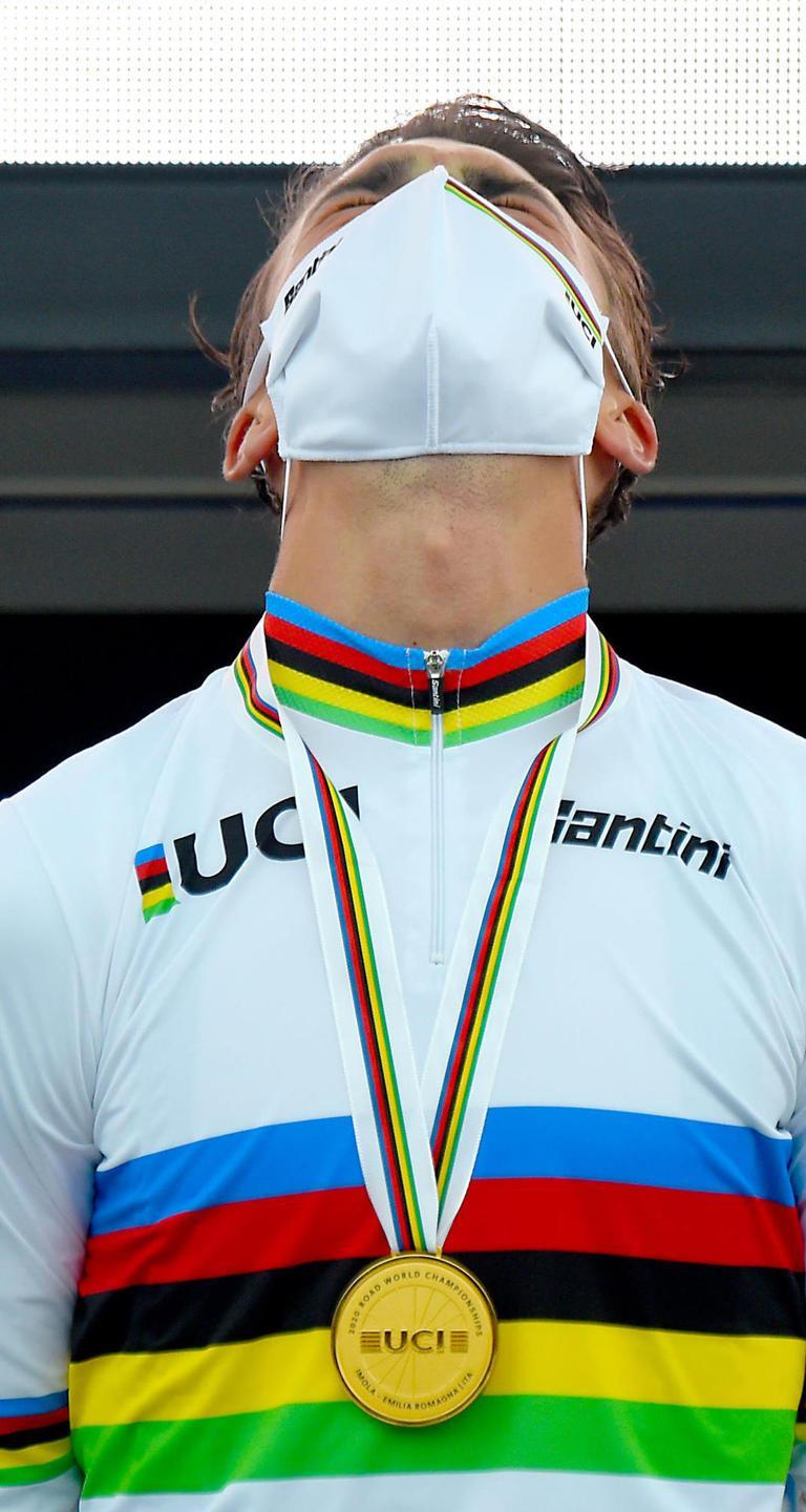 Alaphilippe, un solo scatto bruciante e il trionfo mondiale 