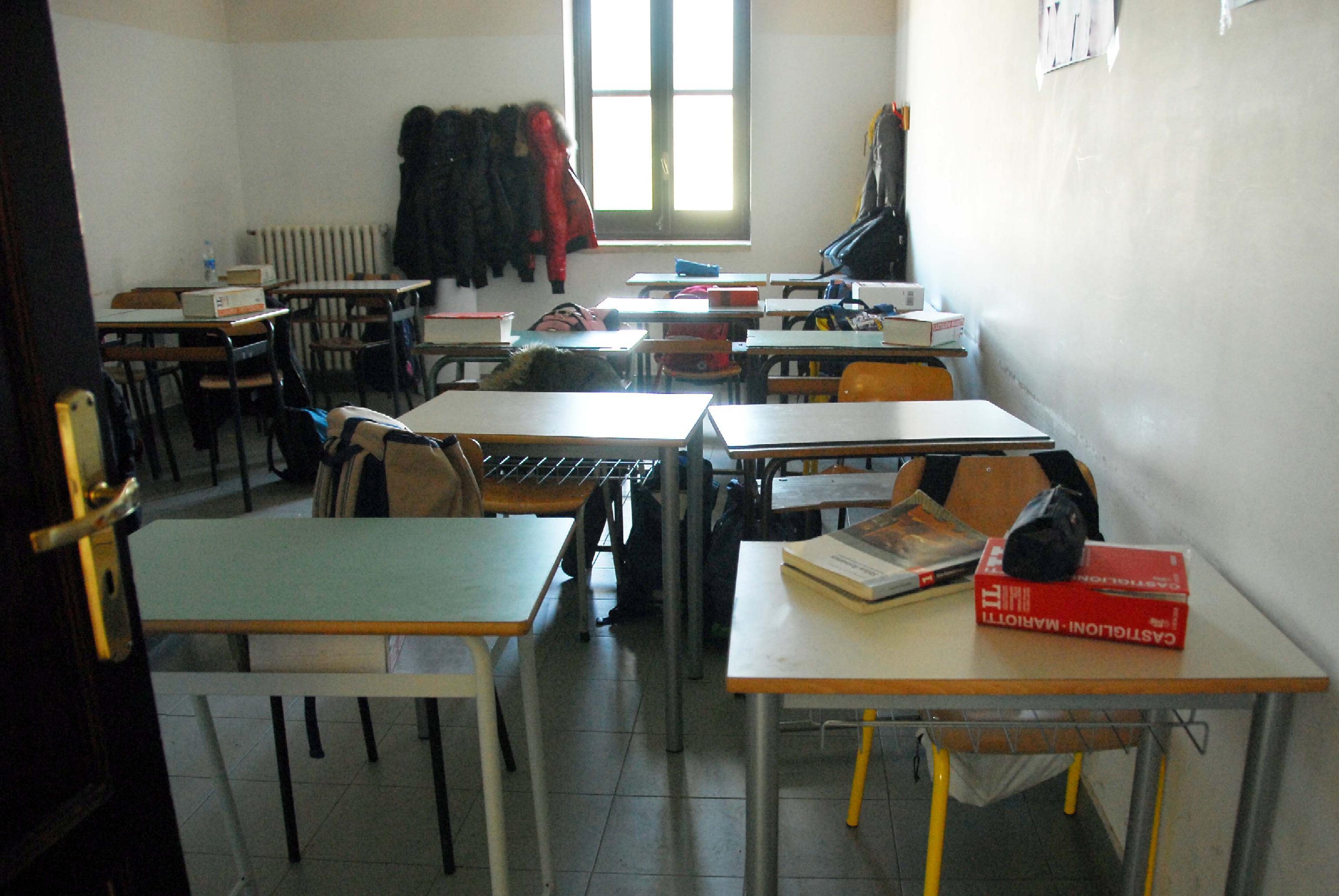 Una classe vuota in un’immagine di archivio