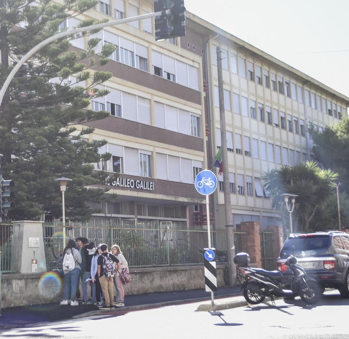 Docente positivo al Covid, doppio tampone a quasi tutti i duecento dell’Iti in quarantena 