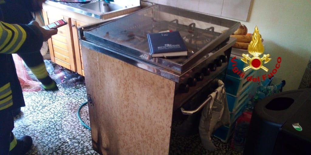 Olbia, esplode la cucina in un appartamento: tre feriti 