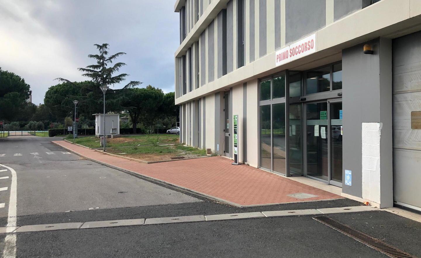 Analisi del sangue e visite «In fila sotto alla pioggia» 