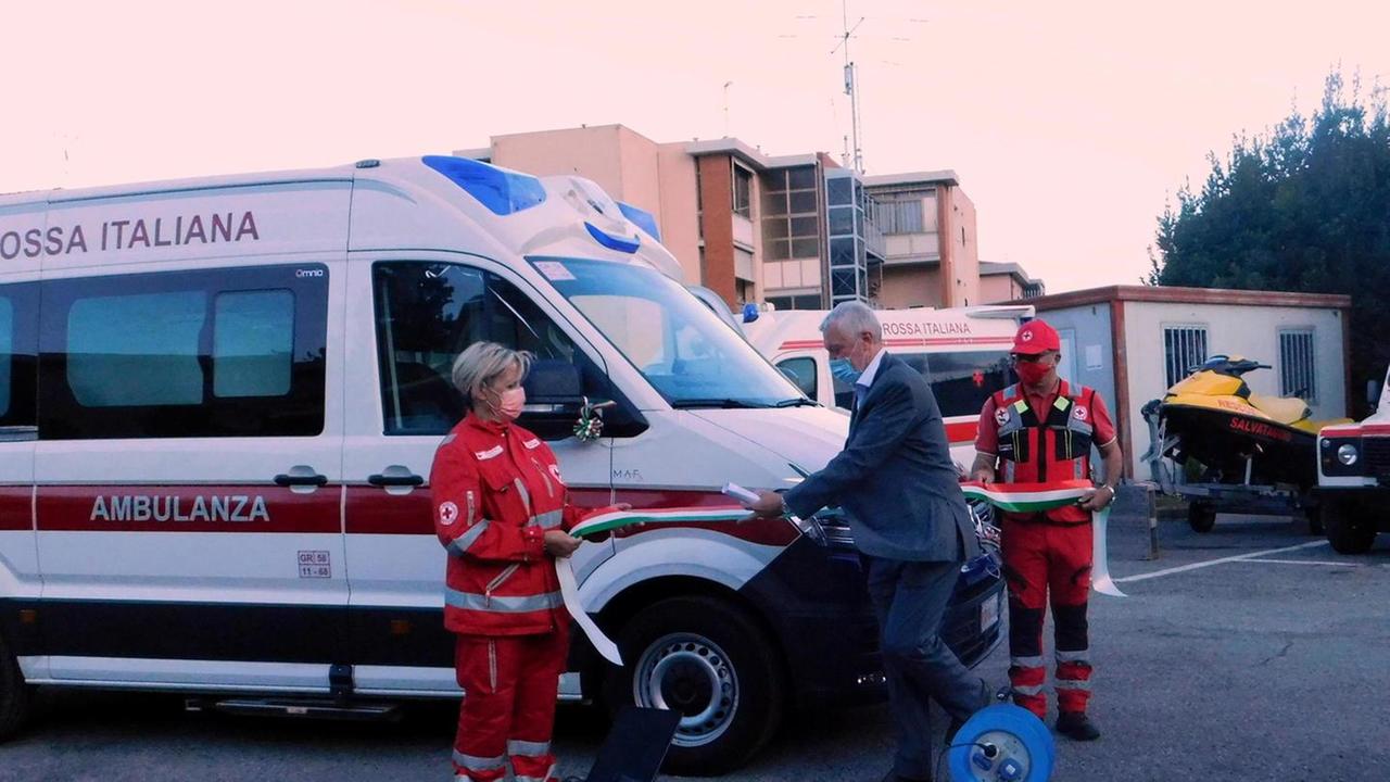 Festa grande alla Cri per la nuova ambulanza a disposizione della città