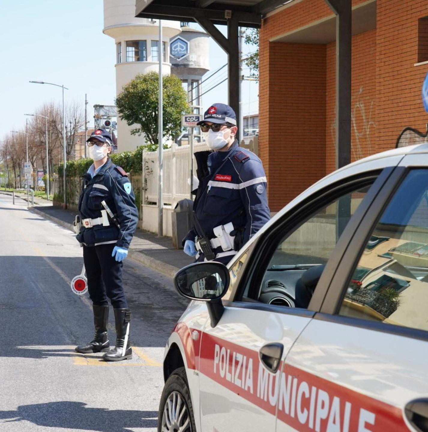 Ruba denaro e un pc in un ristorante, preso dopo l’inseguimento