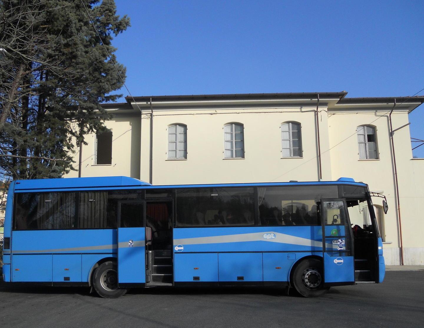 Studenti lasciati a piedi dal bus Il sindaco: «È inaccettabile» 