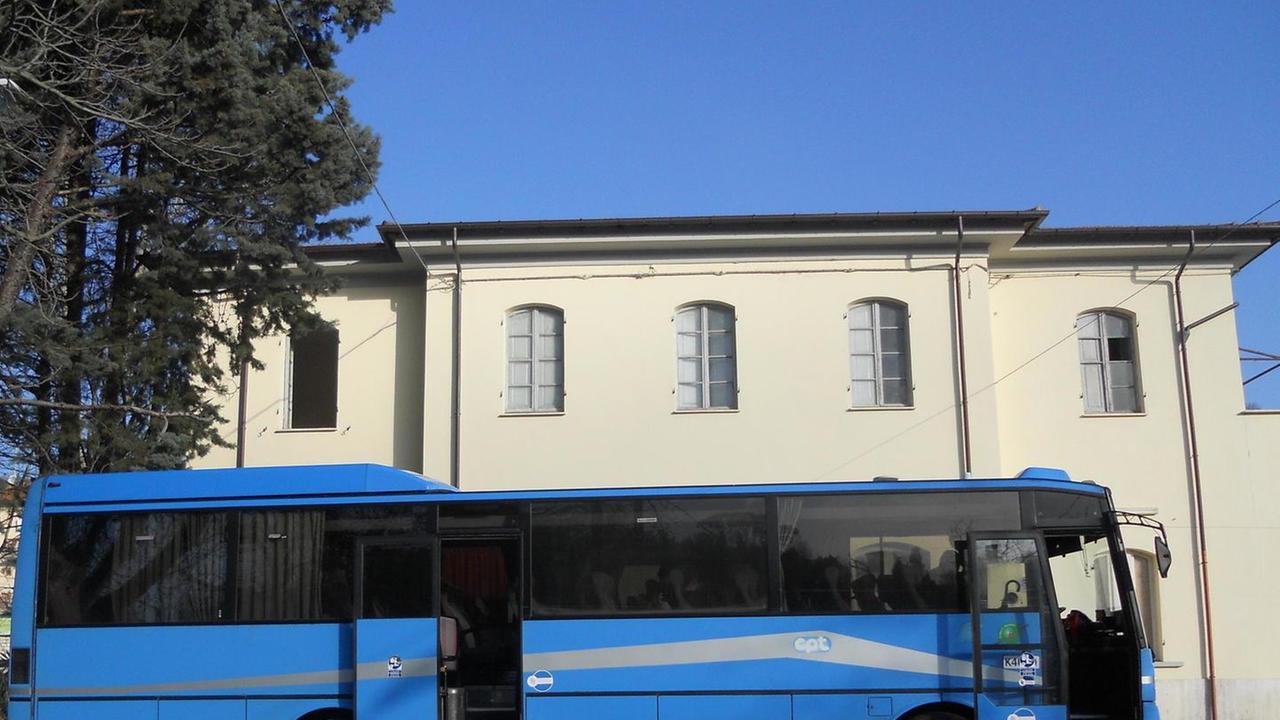 Studenti lasciati a piedi dal bus Il sindaco: «È inaccettabile»