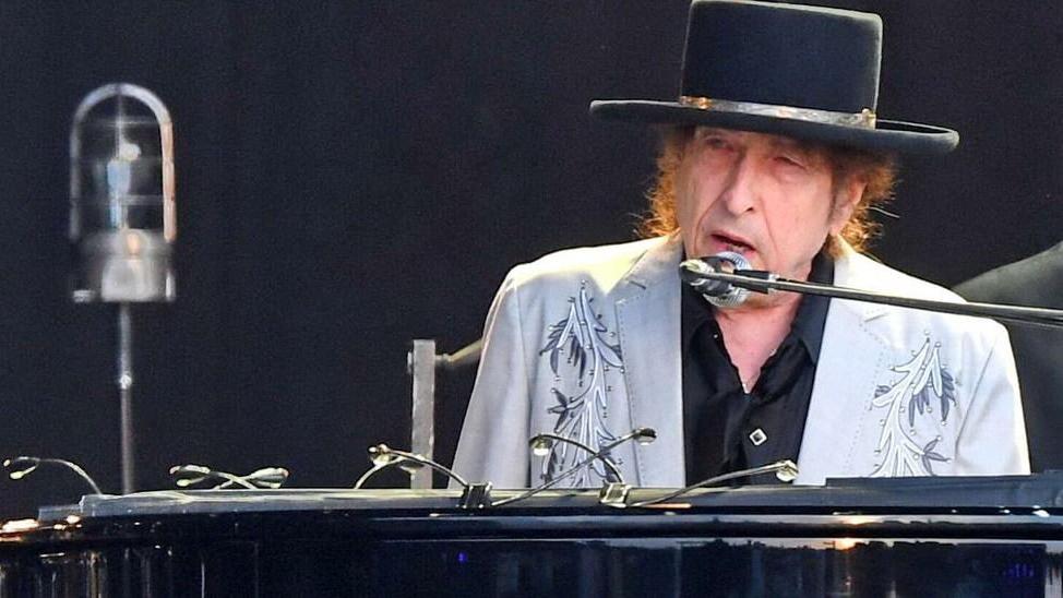 Bob Dylan torna in radio Musica e chiacchiere dopo dieci anni di silenzio