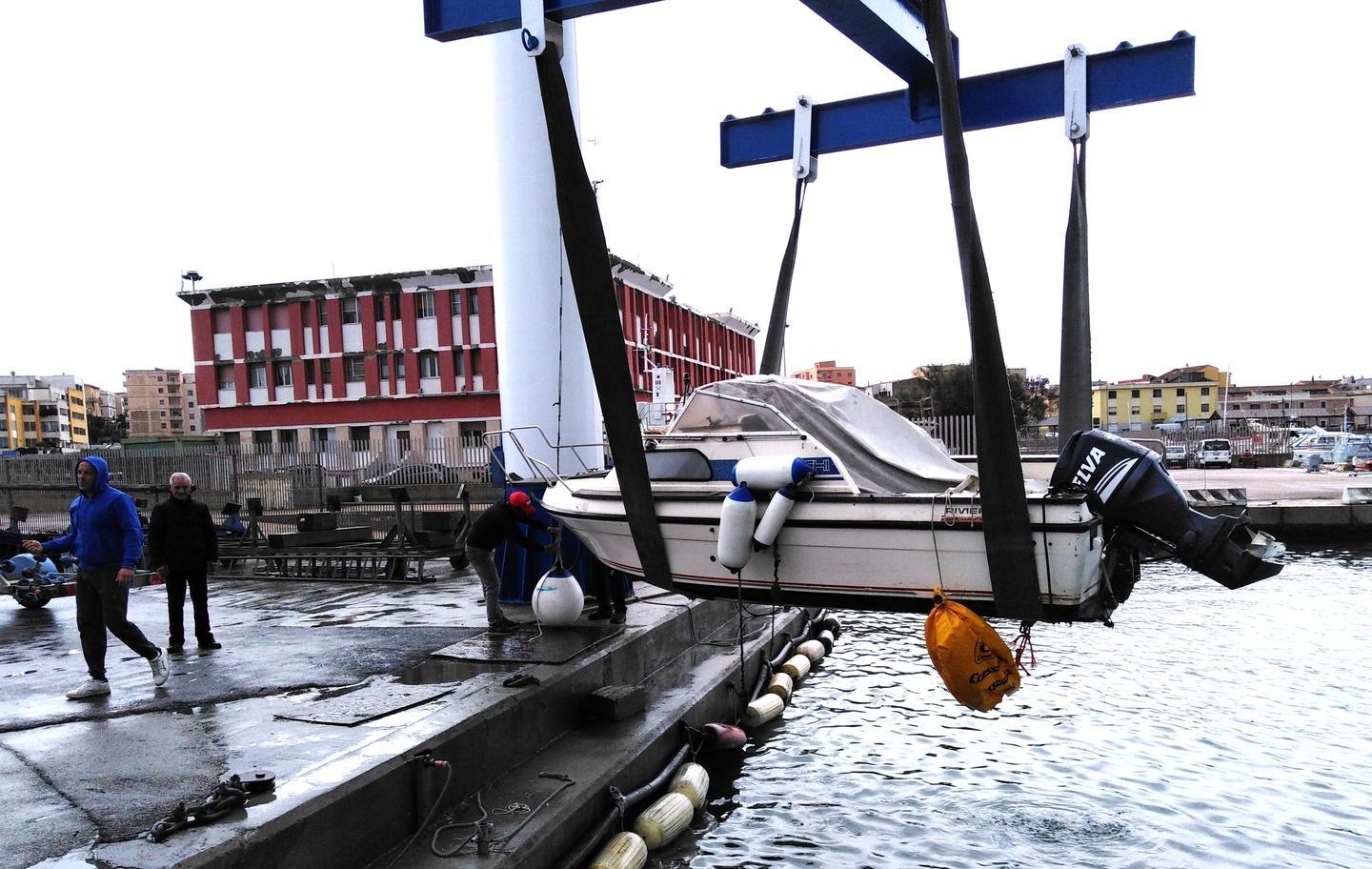 Maltempo, affonda una imbarcazione a Porto Torres