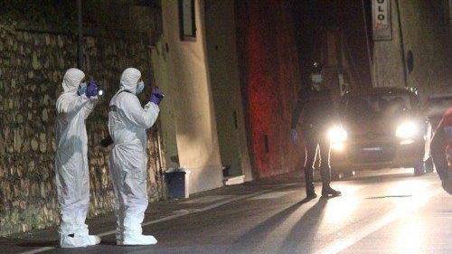 Le grida e poi il sangue nel cortile: «Sembrava un film dell’orrore»