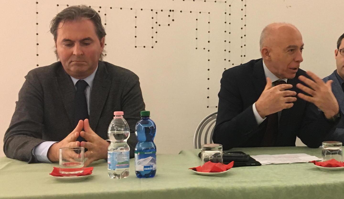 Il sindaco di Chianni Giacomo Tarrini e, a destra, il collega di Peccioli Renzo Macelloni