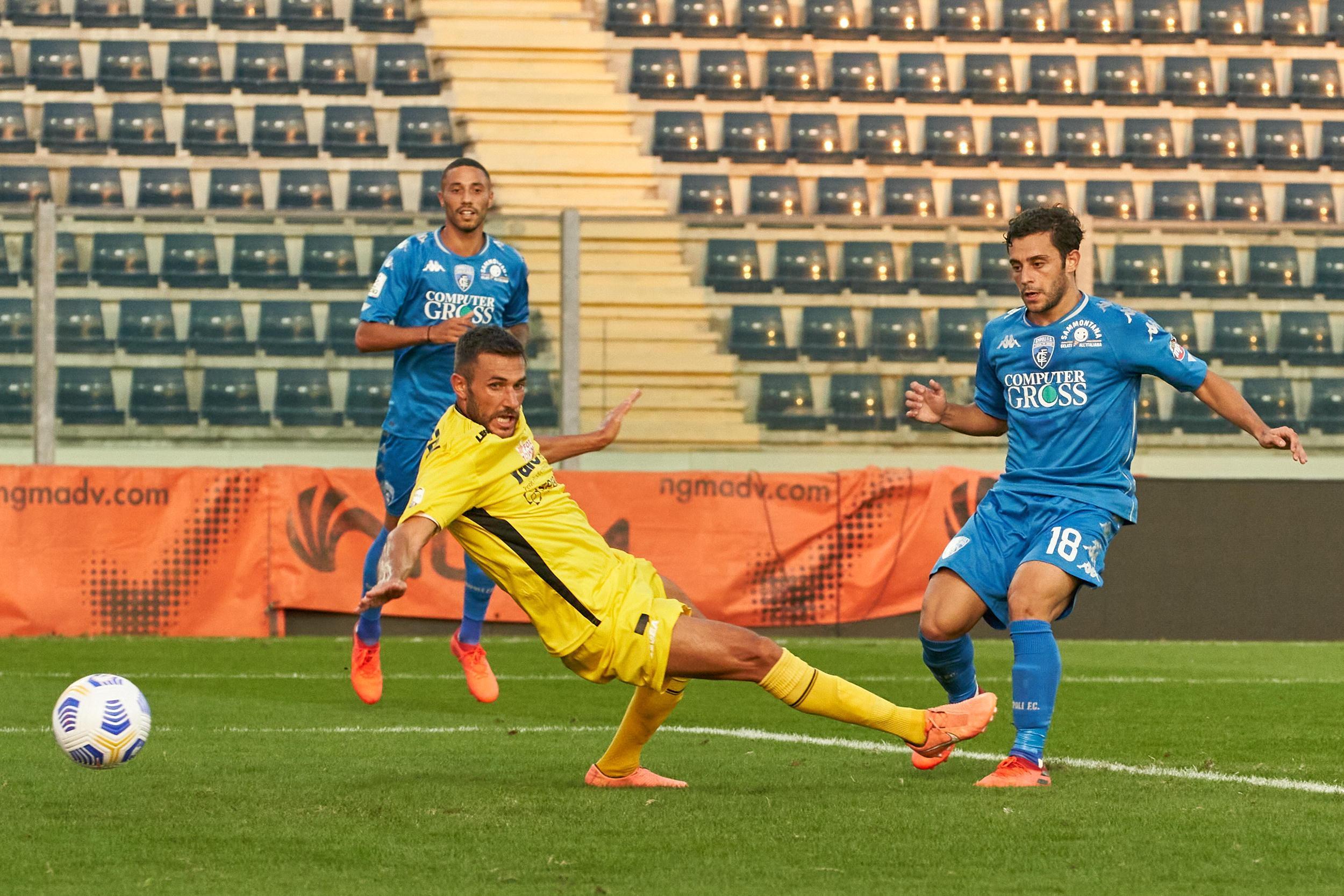 Il secondo gol di Merola (foto agenzia Carlo Sestini)
