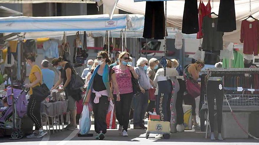 La mascherina diventa obbligatoria anche negli spazi all’aperto e 24 ore su 24