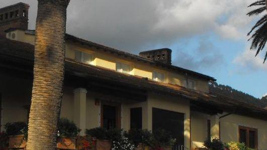 Troppo traffico all’entrata a scuola «Si intervenga con i nonni vigili»