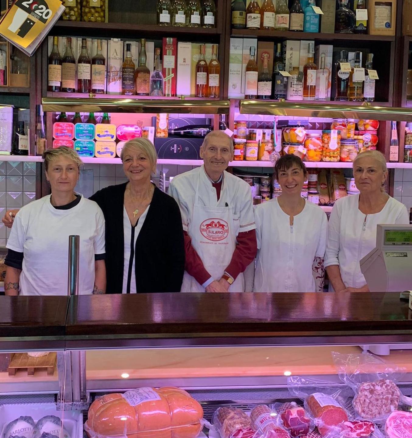 La storica gastronomia di viale Colombo compie mezzo secolo