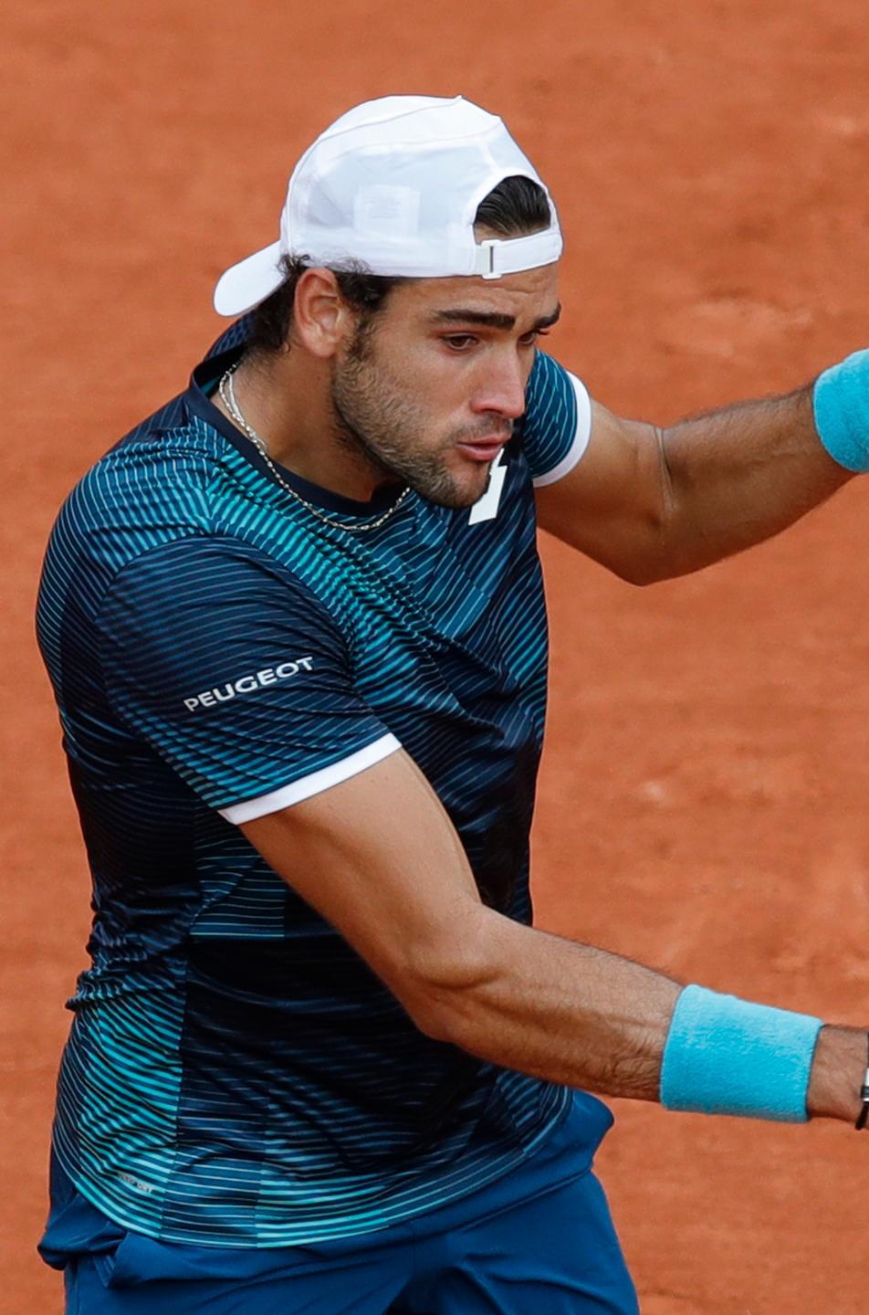 Berrettini, debutto perfetto Travolto Pospisil in tre set Mager ko, Djoko passeggia