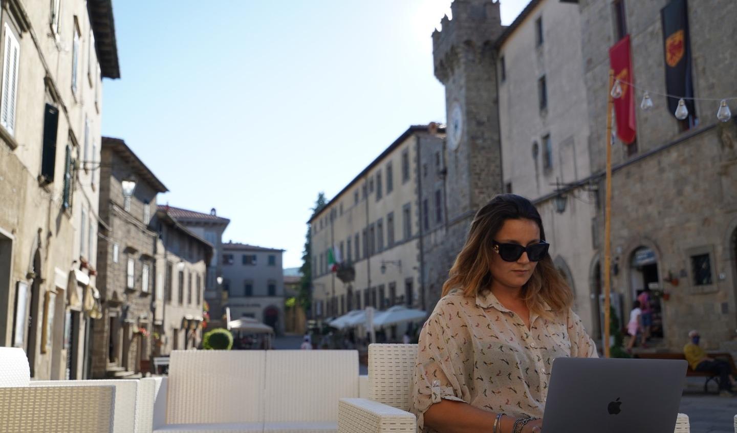 Santa Fiora è borgo smart working Incentivi a chi decide di trasferirsi 