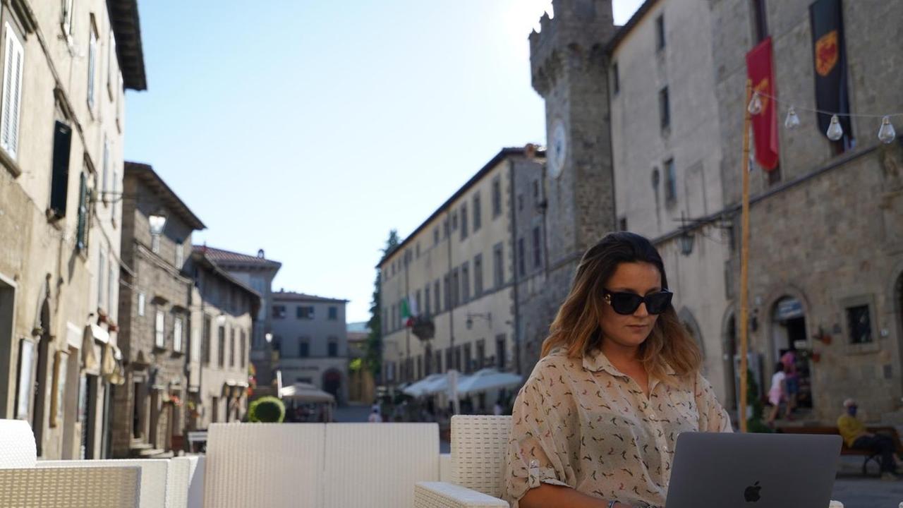Santa Fiora è borgo smart working Incentivi a chi decide di trasferirsi