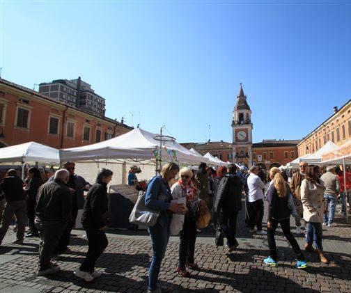 Le “Fiere d’Ottobre” resistono «Lo dovevamo alla nostra città»