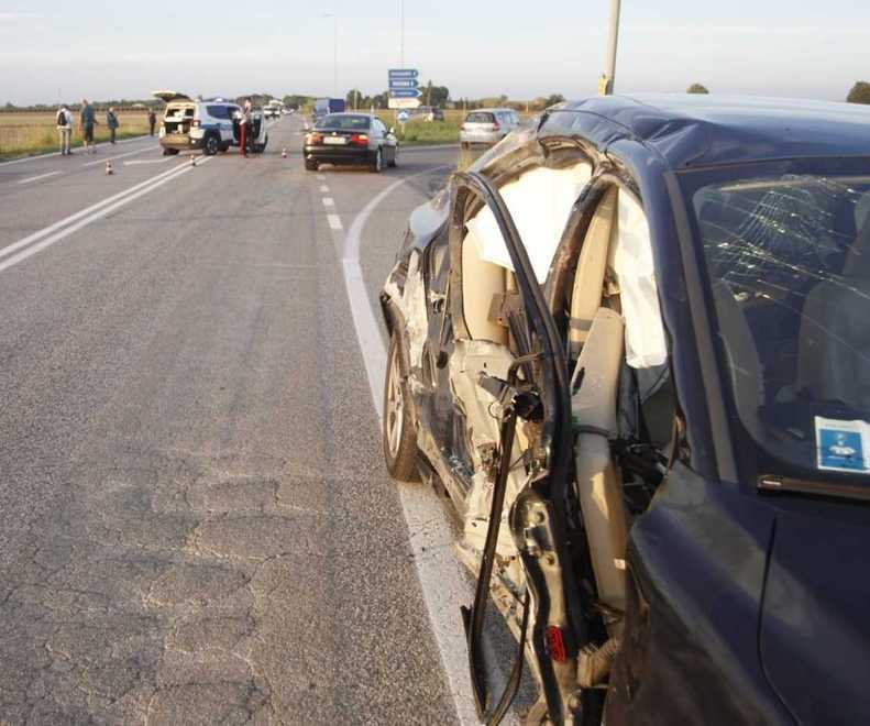 Motociclista muore nello schianto 