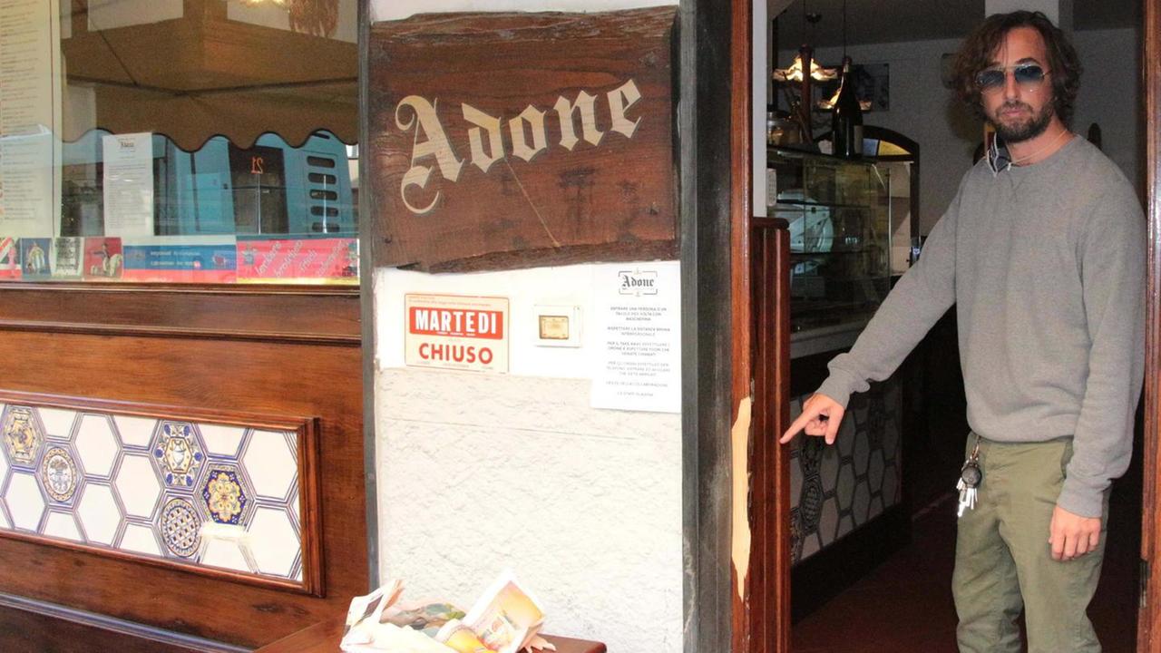 I ladri sfondano da “Adone”: è il sesto locale preso di mira