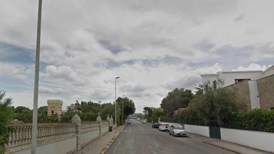 Via Catanzaro, dove è avvenuto l'incidente