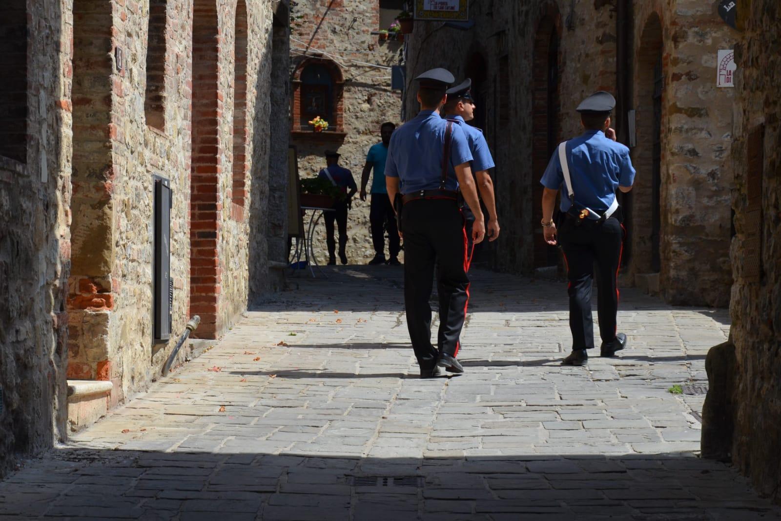Iglesias, carabiniere fuori servizio salva una ragazza che minaccia di suicidarsi