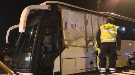 Sassi contro il pullman dei tifosi del Venezia: assolti gli ultrà della Reggiana