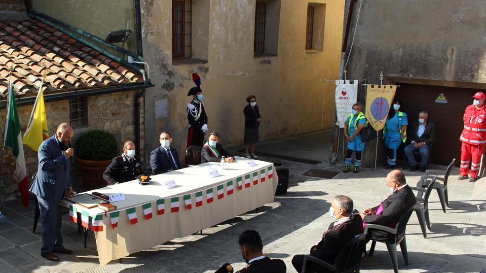 Ai Carabinieri le chiavi di Monteverdi Consegna in una partecipata cerimonia
