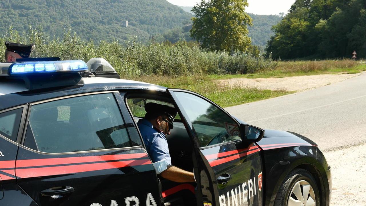 Ferito con colpi di fucile, 20enne dimesso e interrogato